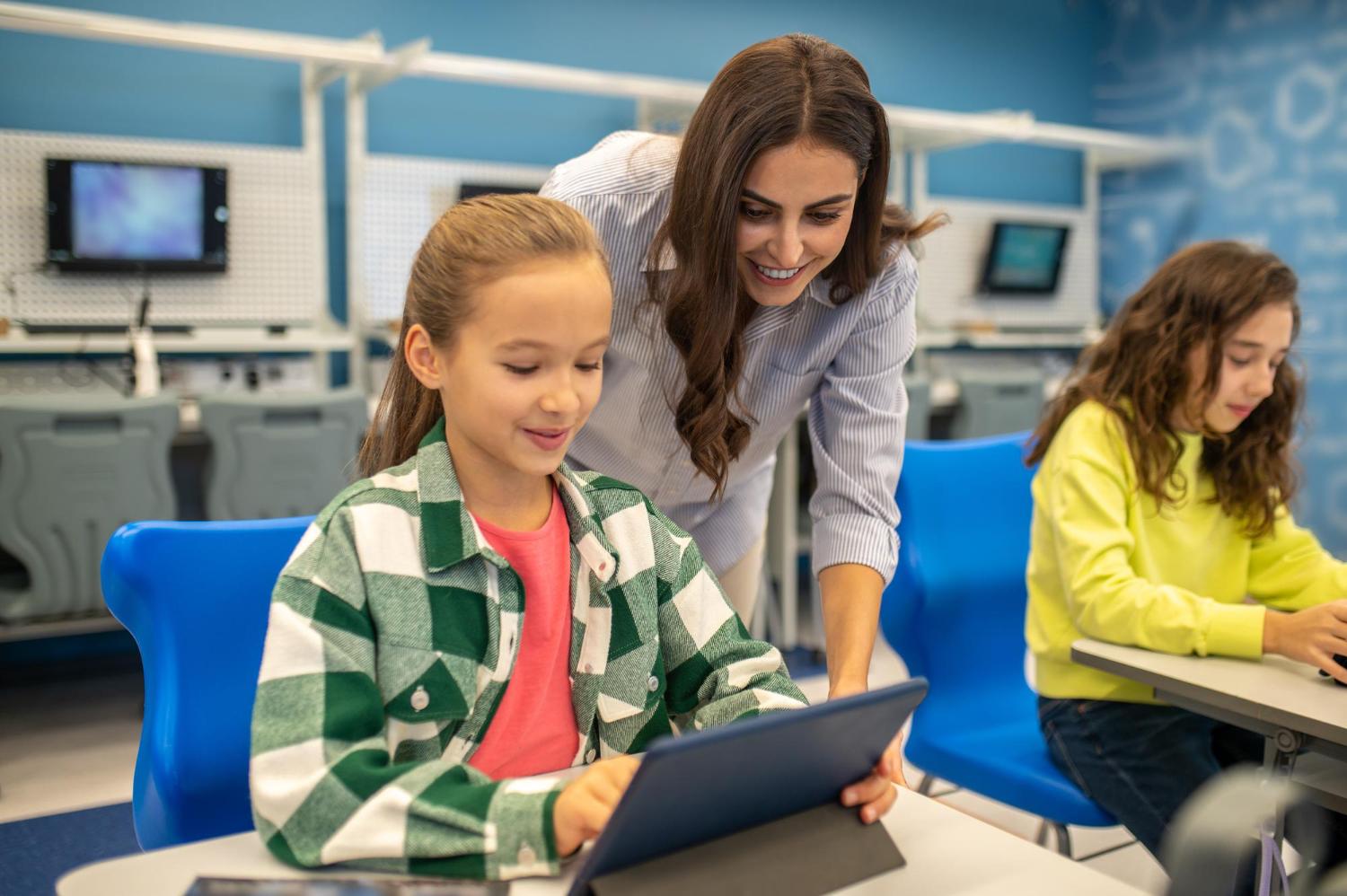 The Role of Schools in Promoting Digital Literacy in the UAE – Schoolio Blog Article